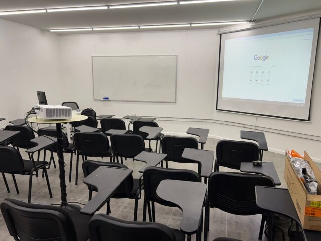 Habilitación de Conectividad y Proyección Audiovisual – UVM Recreo